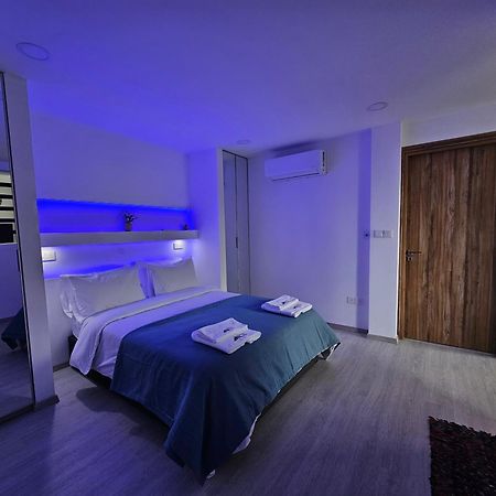 The Cliff Alona Aparthotel Exterior photo